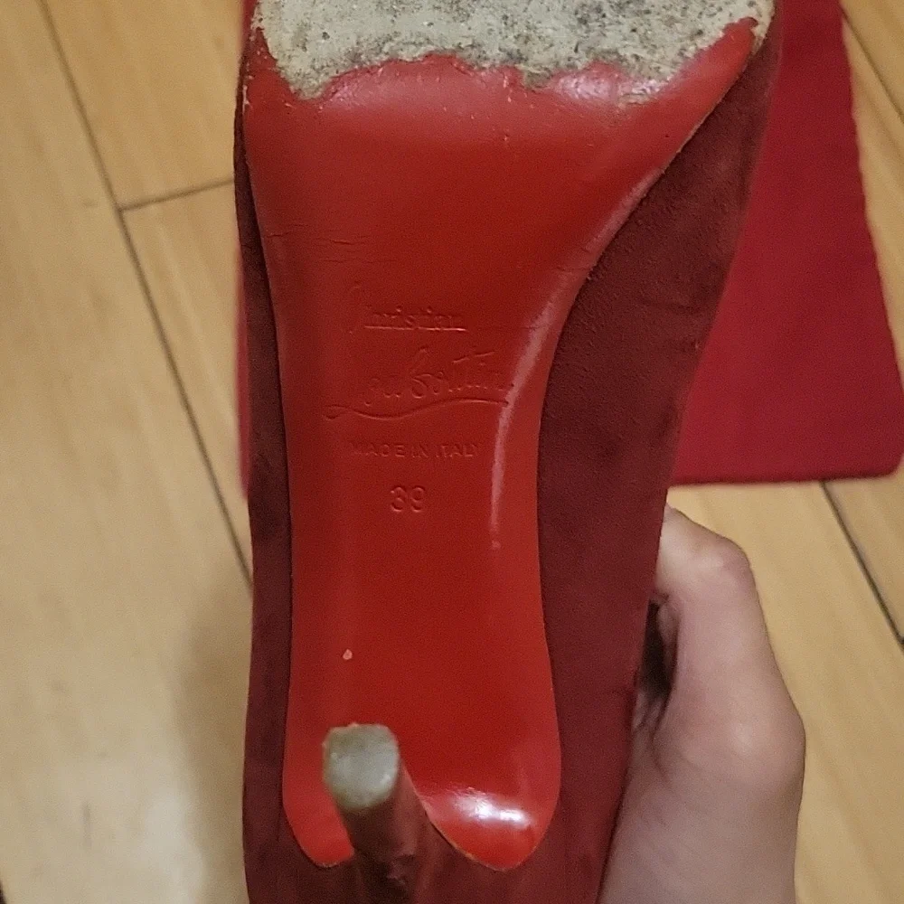 Christian Louboutin Burgundy Suede Round-Toe Pumps Size 39 Fits Size 8 The Best - Picture 5 of 8